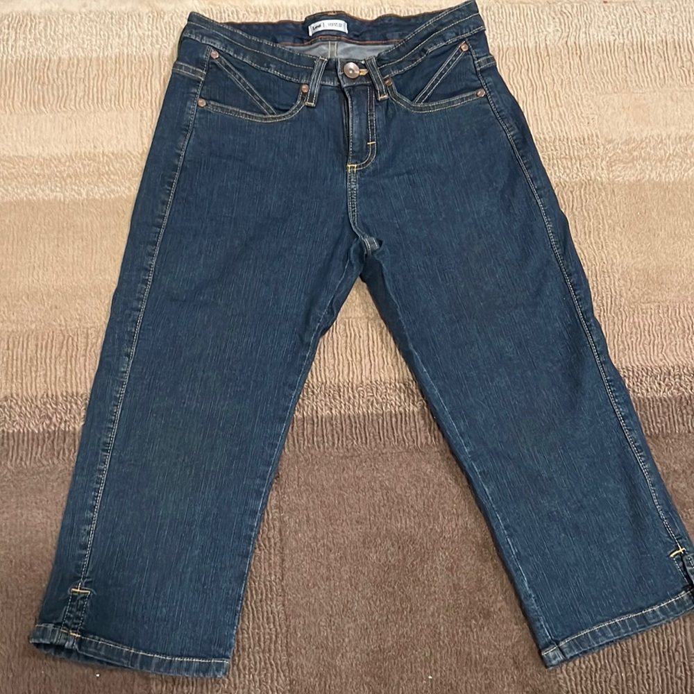 EUC VTG Lee Low Rise Jean Capris Size 6